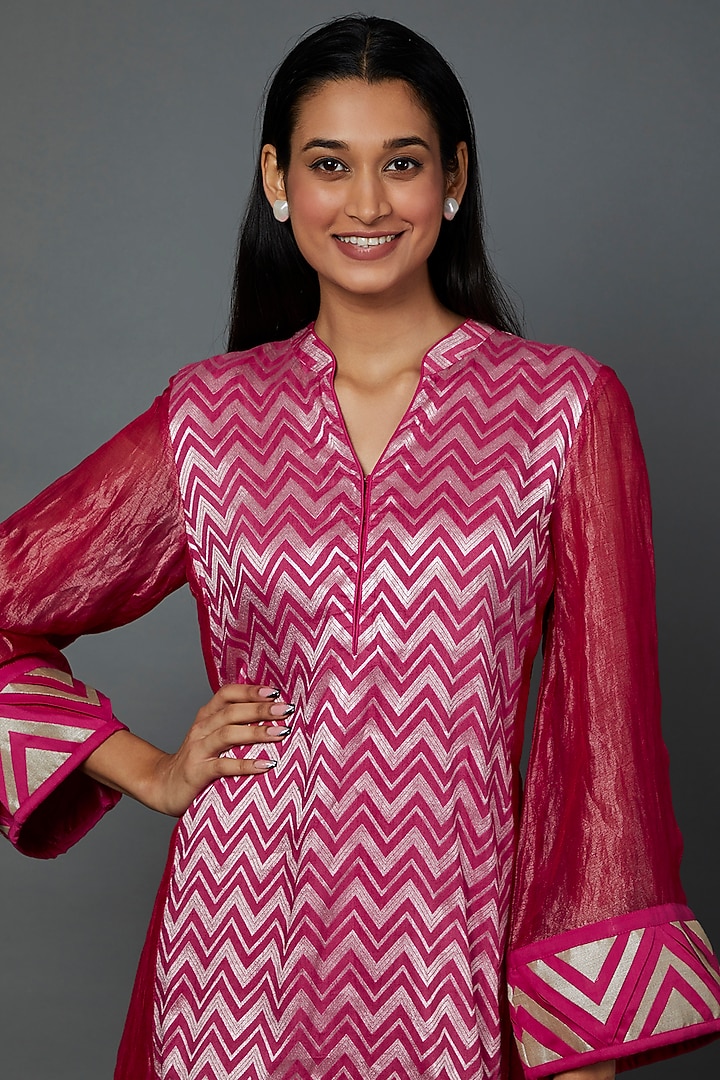 Pink Chanderi Cotton Kurta Set by Divya Kanakia at Pernia's Pop Up Shop