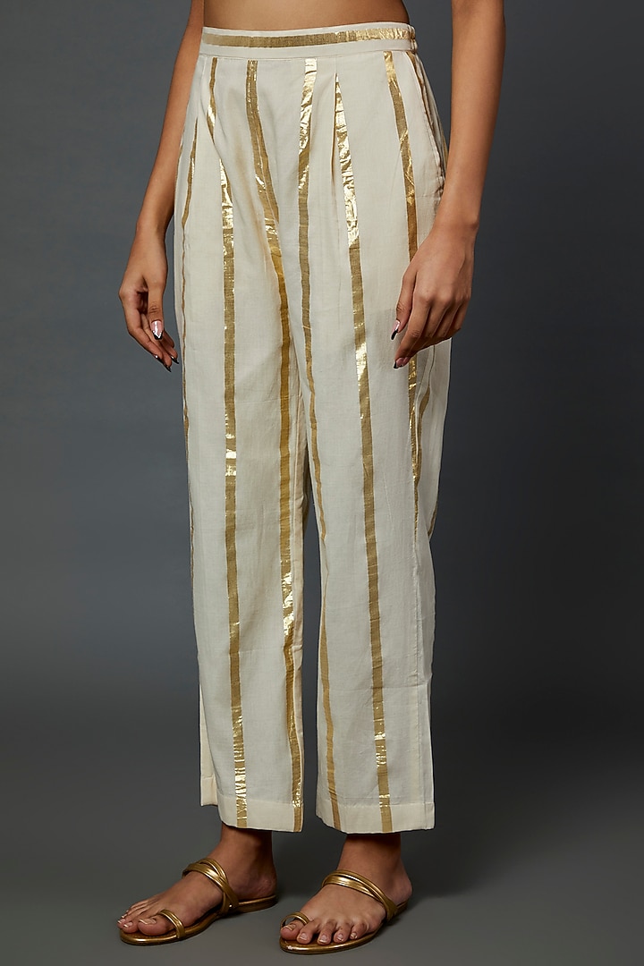 Off-White Cotton Embellished Kurta Set by Divya Kanakia at Pernia's Pop Up Shop