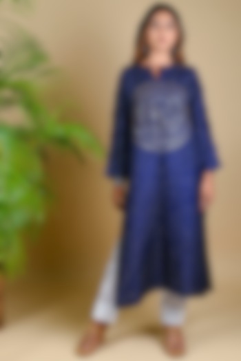 Indigo Blue Mulberry Silk Hand Embellished Straight Kurta by Dyelogue at Pernia's Pop Up Shop