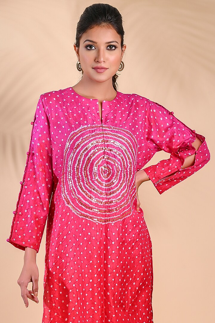Pink-Red Shaded Mulberry Silk Hand Embellished Straight Kurta by Dyelogue at Pernia's Pop Up Shop