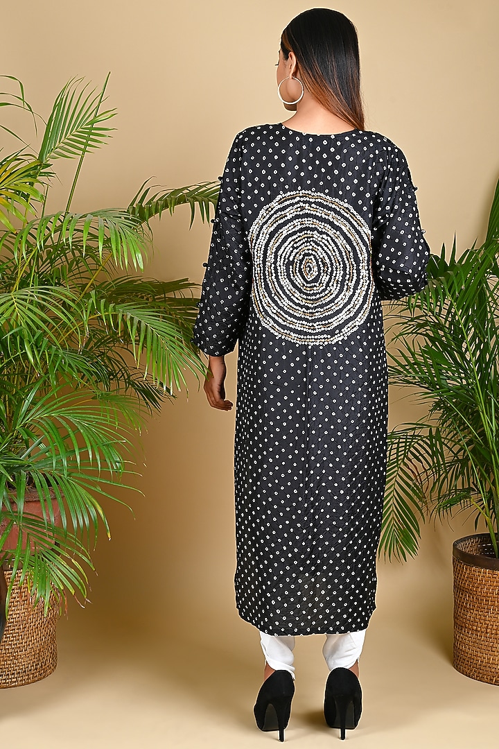 Black Mulberry Silk Hand Embellished Straight Kurta by Dyelogue at Pernia's Pop Up Shop
