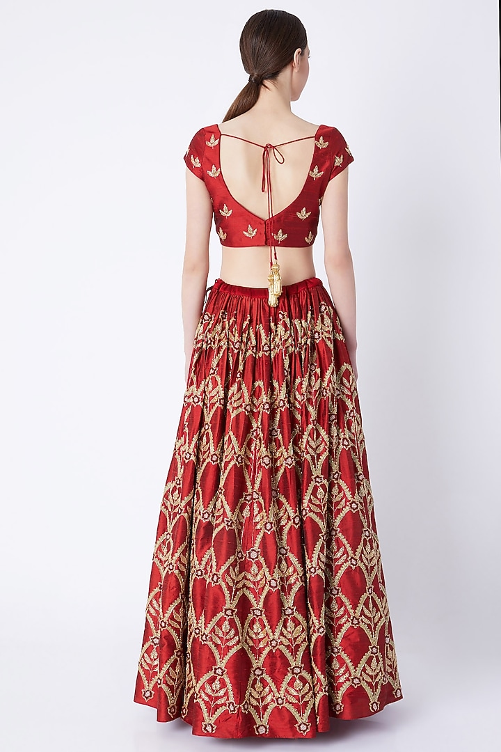 Red Heavy Embroidered Wedding Lehenga Set by Ease at Pernia's Pop Up Shop