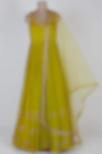 Green Wedding Anarkali With Dupatta by Ease at Pernia's Pop Up Shop