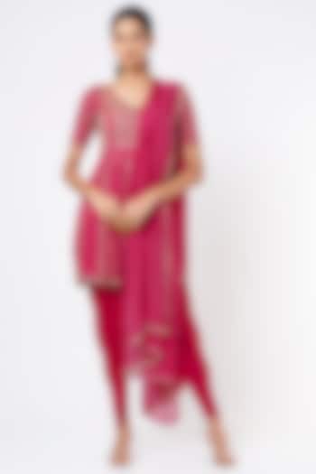 Magenta Embroidered Kurta Set by Ease