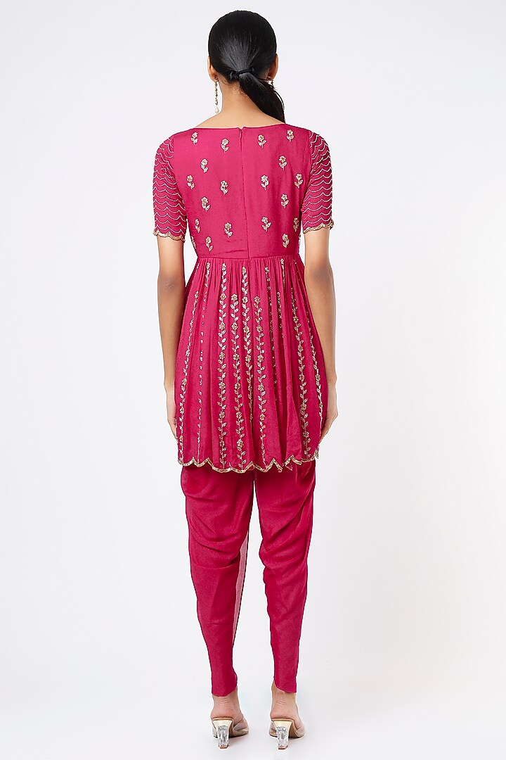 Magenta Embroidered Kurta Set by Ease at Pernia's Pop Up Shop