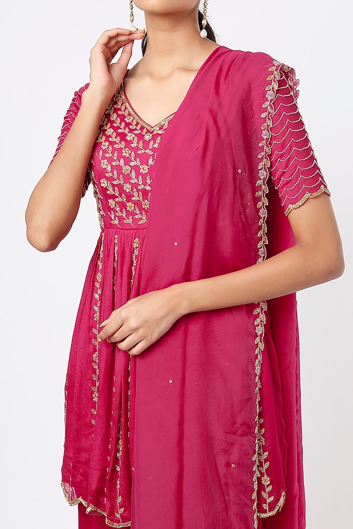 Magenta Embroidered Kurta Set by Ease at Pernia's Pop Up Shop