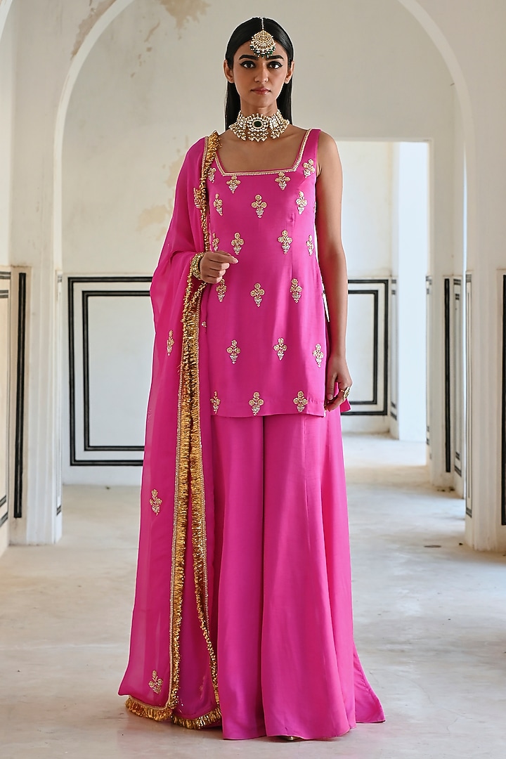 Bright Pink Raw Satin Floral Embroidered Kurta Set by Ease at Pernia's Pop Up Shop