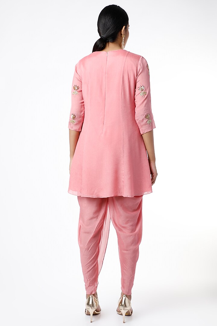 Pink Aari Embroidered Short Kurta Set by Ease at Pernia's Pop Up Shop