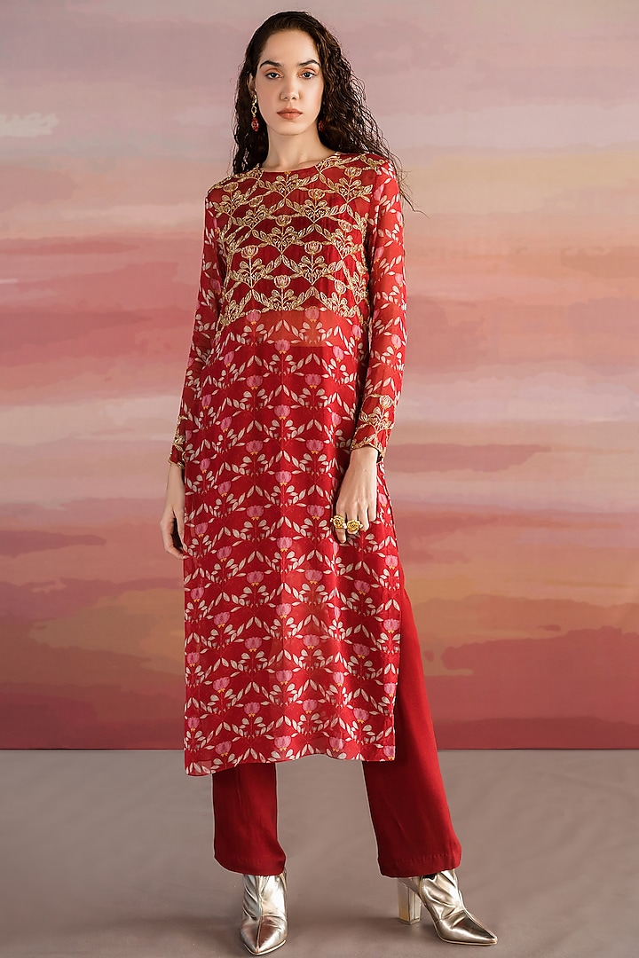 Red Embroidered Kurta Set by Ease at Pernia's Pop Up Shop