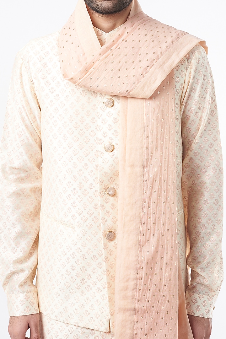 Peach Banarasi Brocade Stole by Ekam by Manish Gupta at Pernia's Pop Up Shop