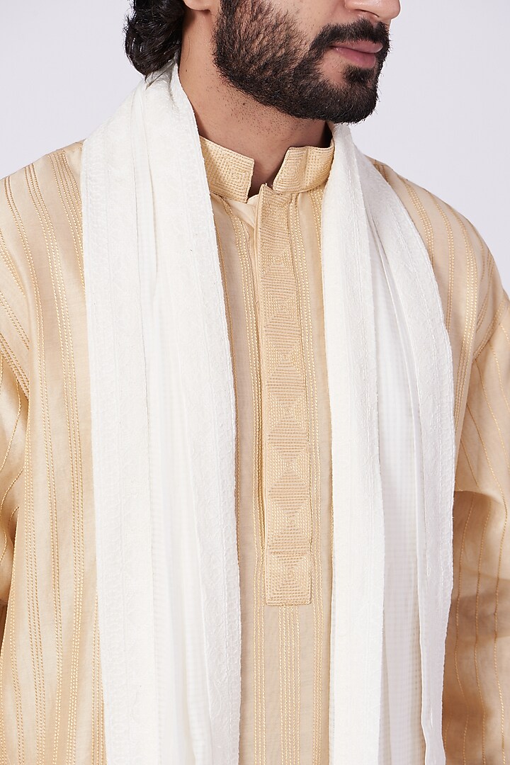 White Embroidered Stole by Ekam by Manish Gupta at Pernia's Pop Up Shop