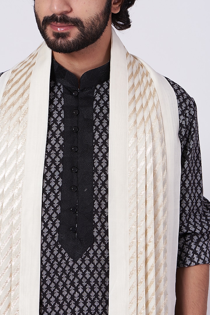 White Zari Embroidered Stole by Ekam by Manish Gupta at Pernia's Pop Up Shop