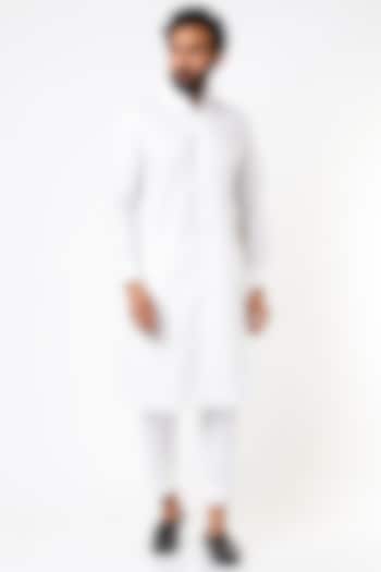 White Cotton Blend Kurta Set by ECHKE Men at Pernia's Pop Up Shop
