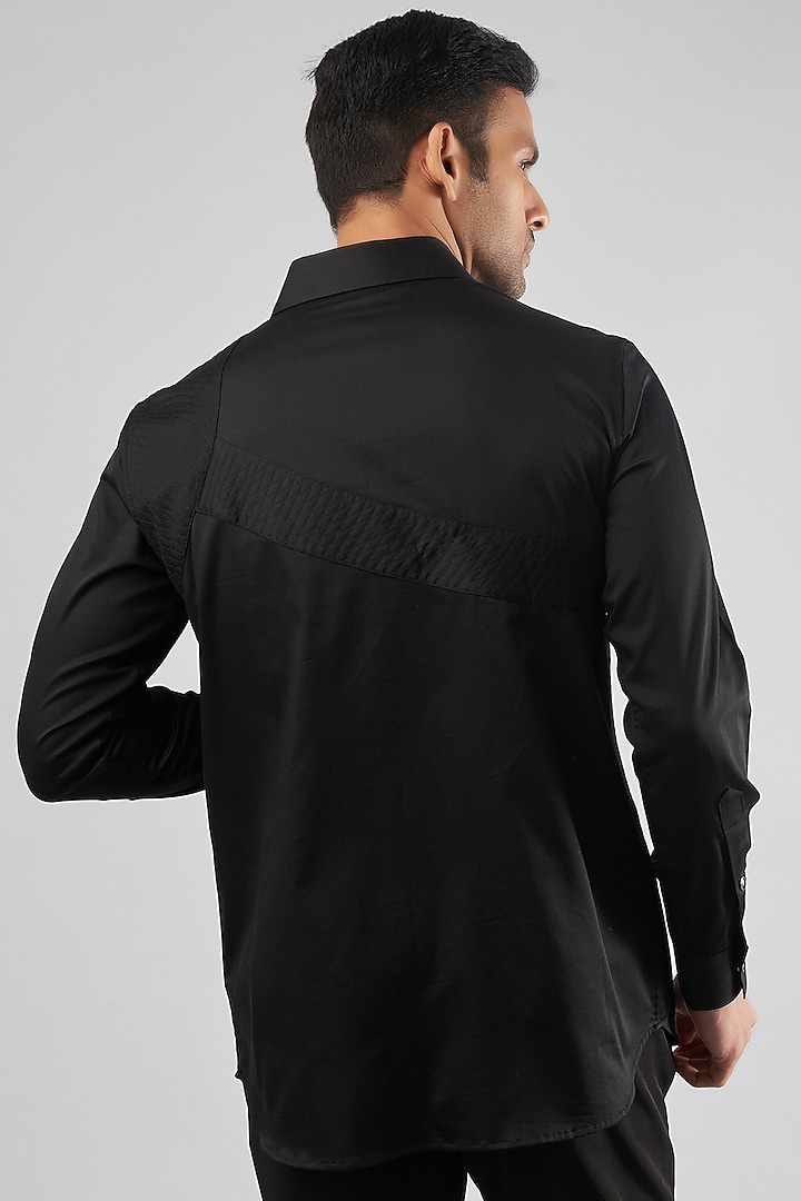 Buy ECHKE Men Black Cotton Blend Quilted Shirt at 2024