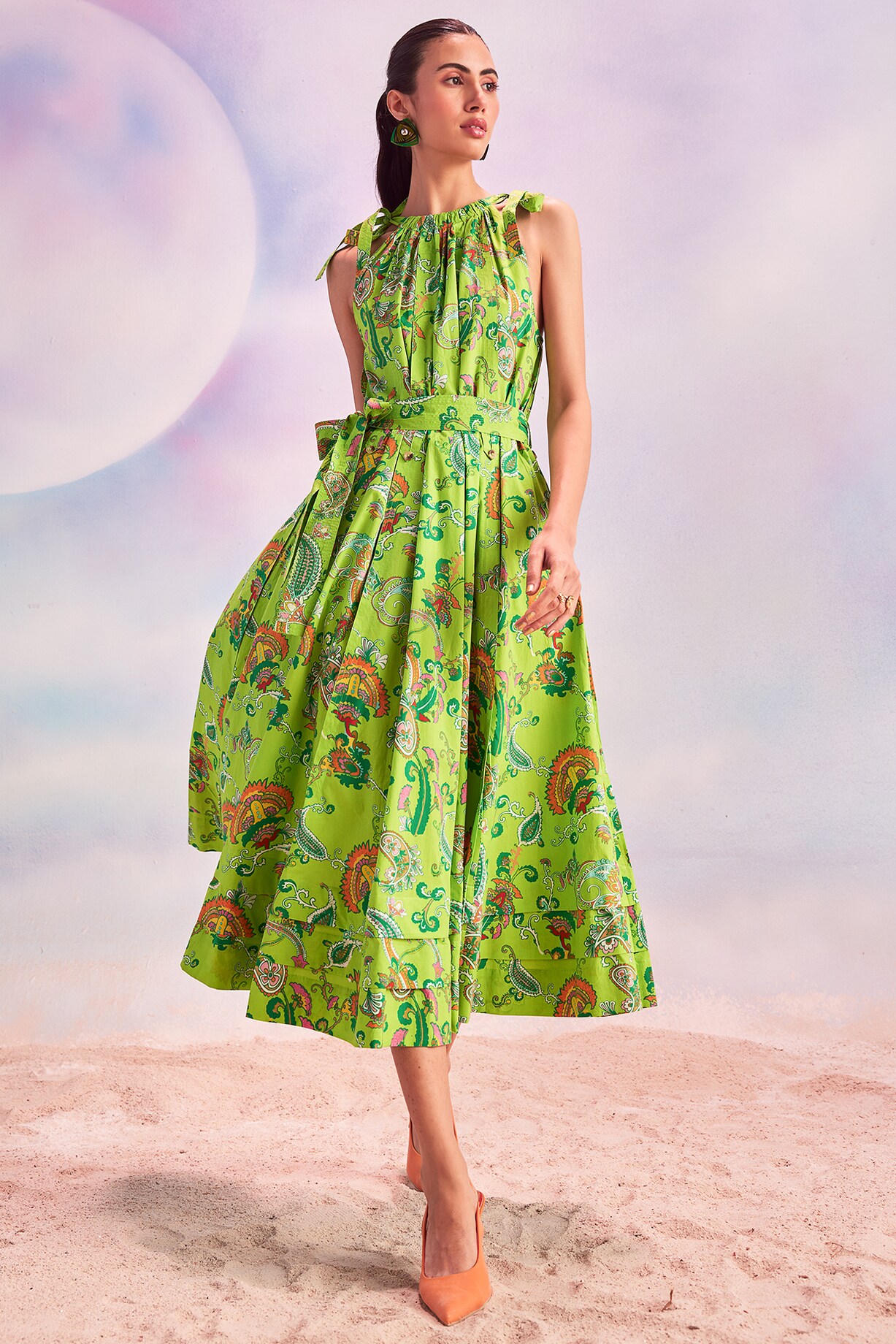 Green Cotton Poplin Midi Dress by HOUSE OF EDA at Pernia's Pop Up Shop 2026 Green Cotton Poplin Midi Dress by HOUSE OF EDA at Pernia's Pop Up Shop 2026