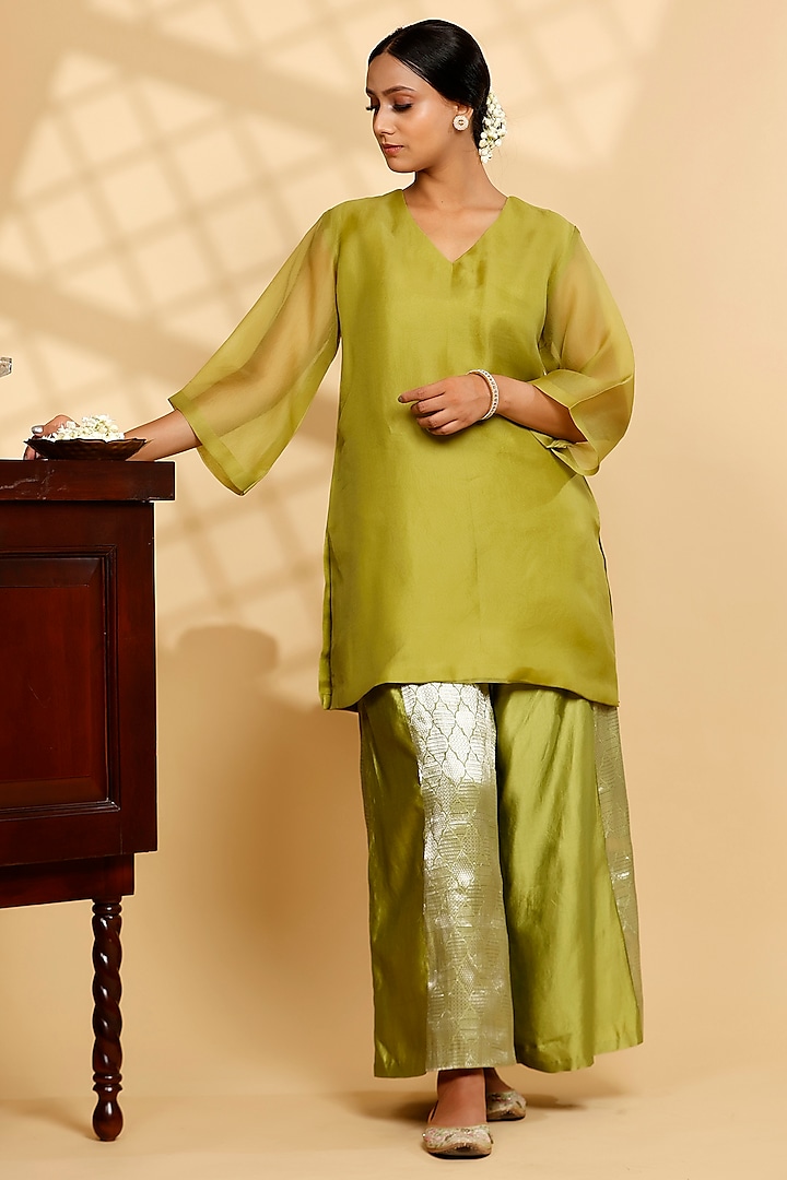 Green Silk Organza Kurta Set by EEDA at Pernia's Pop Up Shop
