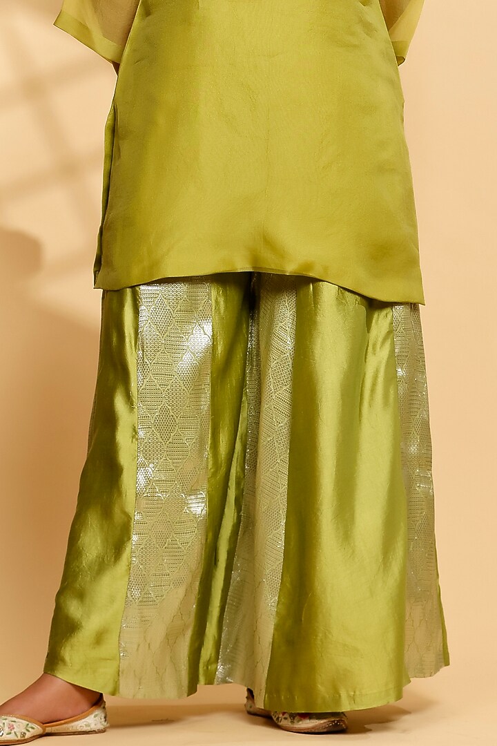 Green Silk Organza Kurta Set by EEDA at Pernia's Pop Up Shop