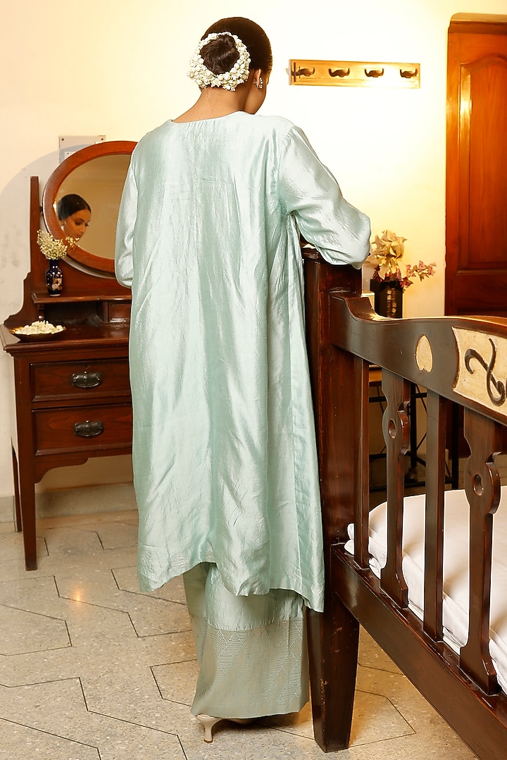 Blue Chiniya Silk Kurta Set by EEDA at Pernia's Pop Up Shop