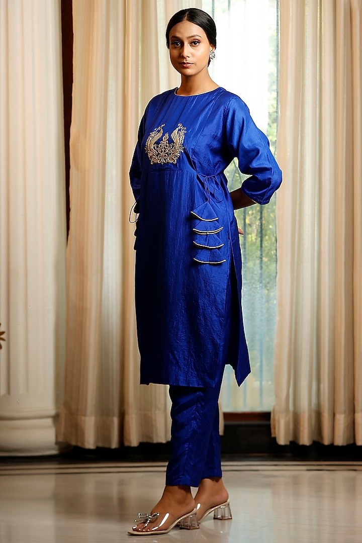 Blue Chiniya Silk Embroidered Kurta Set by EEDA at Pernia's Pop Up Shop