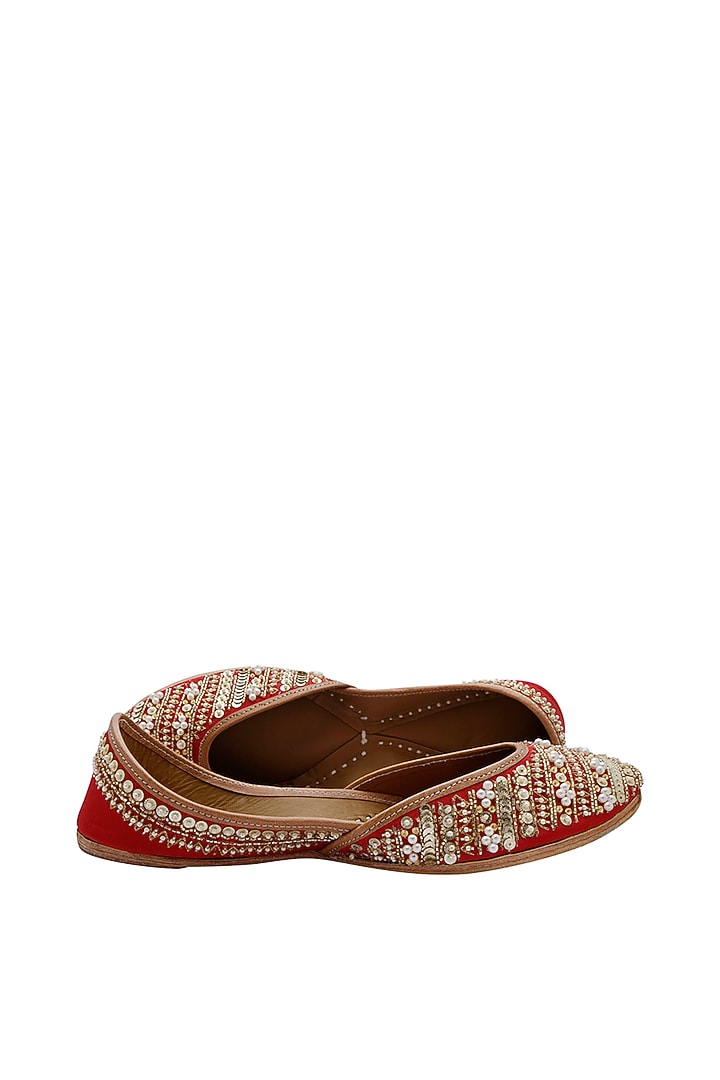 Red Jutti With Mirror Work by EHZI at Pernia's Pop Up Shop