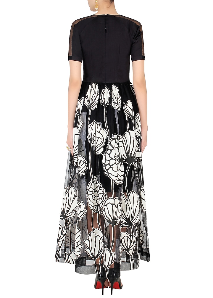 Black and white floral encroaching maxi dress with fitted skirt available only at Pernia's Pop Up Shop.