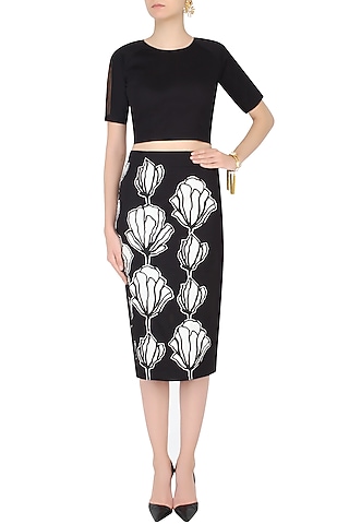 Black Floral Fitted Encroaching Skirt and Crop Top Set by Eshaani Jayaswal