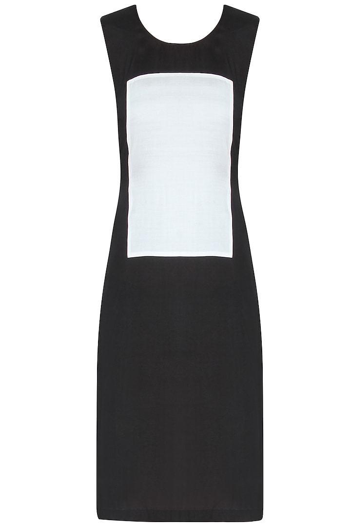 White iron fairies organza dress with black inner available only at Pernia's Pop Up Shop.