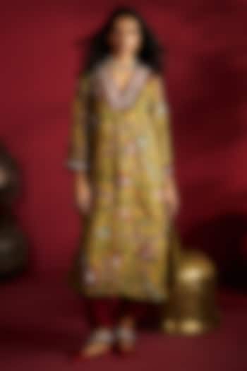 Mustard Pure Organza Handpainted & Hand Embroidered Kurta Set by Ekaari at Pernia's Pop Up Shop