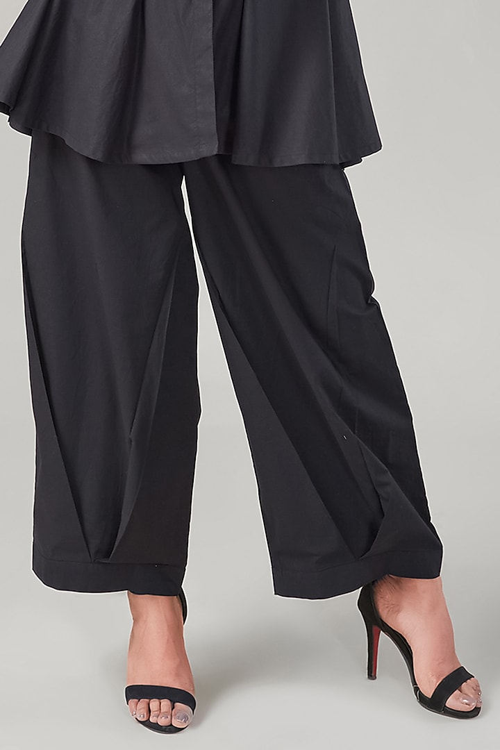 Black Cotton & Poplin Embroidered Co-Ord Set by Ek Dhaaga at Pernia's Pop Up Shop