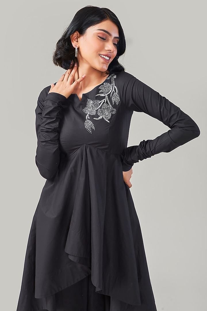 Black Cotton & Poplin Embroidered Tunic Set by Ek Dhaaga at Pernia's Pop Up Shop