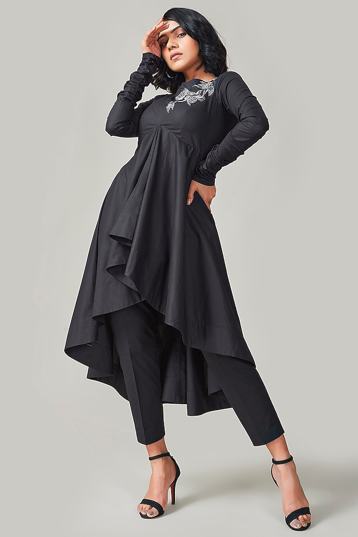 Black Cotton & Poplin Embroidered Tunic Set by Ek Dhaaga at Pernia's Pop Up Shop