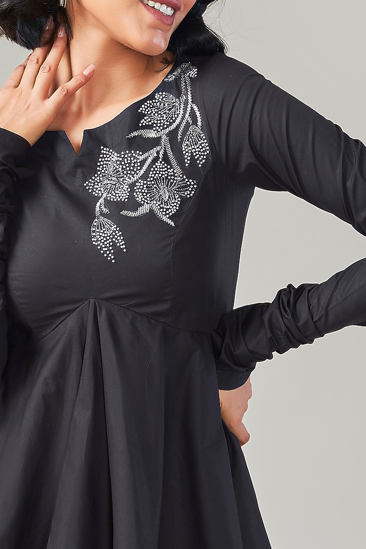 Black Cotton & Poplin Embroidered Tunic Set by Ek Dhaaga at Pernia's Pop Up Shop