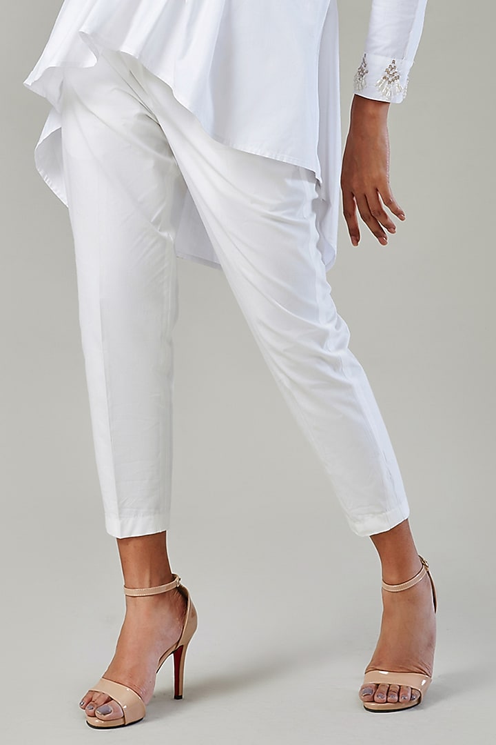 White Cotton & Poplin Embroidered Co-Ord Set by Ek Dhaaga at Pernia's Pop Up Shop