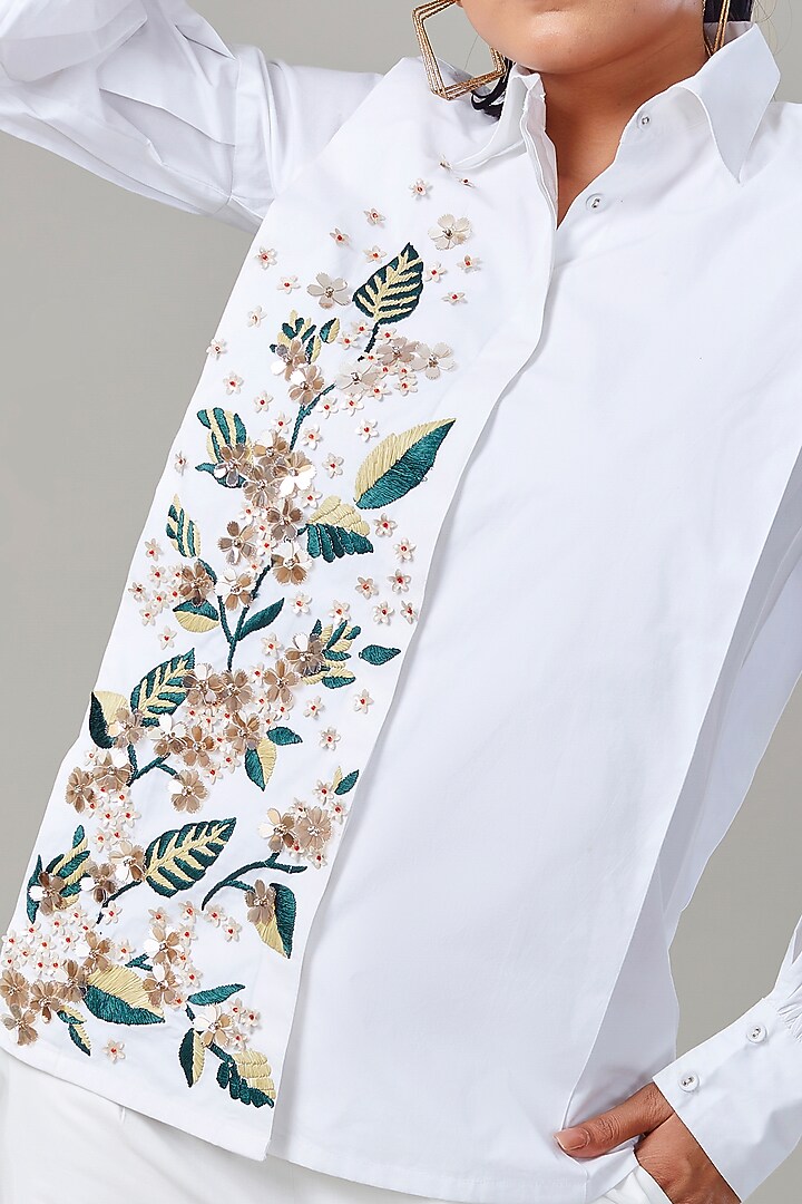 White Cotton & Poplin Embroidered Co-Ord Set by Ek Dhaaga at Pernia's Pop Up Shop