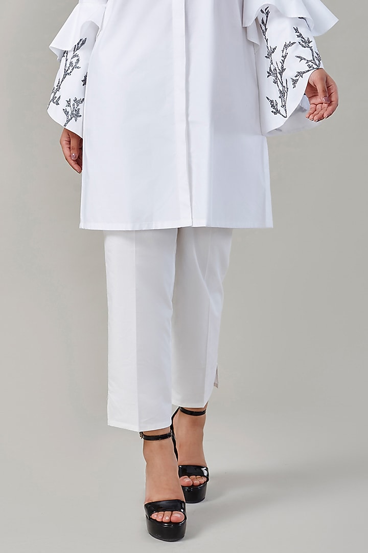 White Cotton & Poplin Embroidered Co-Ord Set by Ek Dhaaga at Pernia's Pop Up Shop