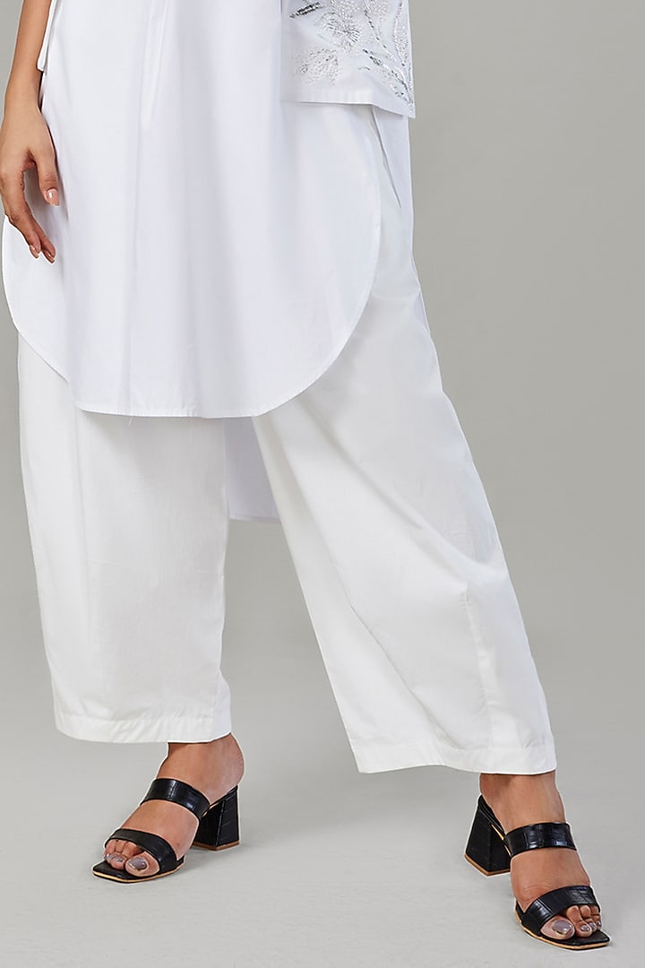 White Cotton & Poplin Embroidered Co-Ord Set by Ek Dhaaga at Pernia's Pop Up Shop
