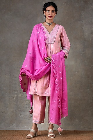 Light Pink Cotton Kurta Set by Ekanya