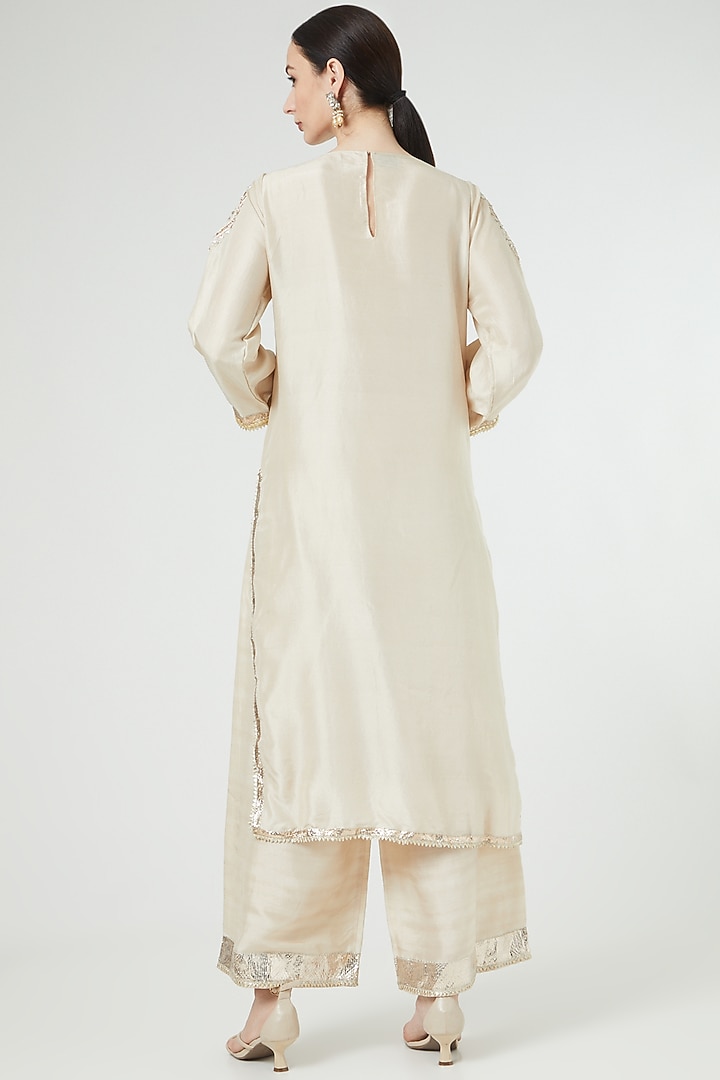 Ivory Embroidered Kurta Set by Ekta Singh at Pernia's Pop Up Shop