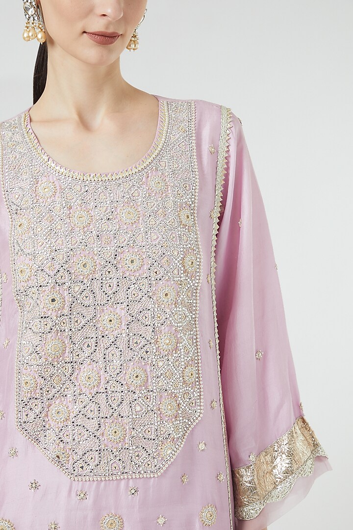 Lilac Embroidered Kurta Set by Ekta Singh at Pernia's Pop Up Shop