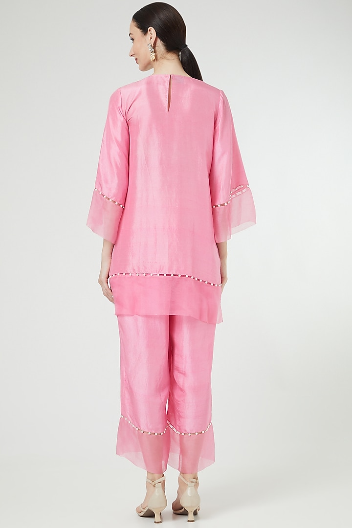 Pink Embroidered Kurta Set by Ekta Singh at Pernia's Pop Up Shop