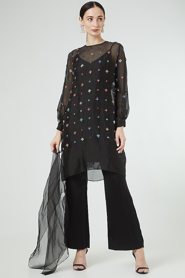 Black Embroidered Tunic Set by Ekta Singh