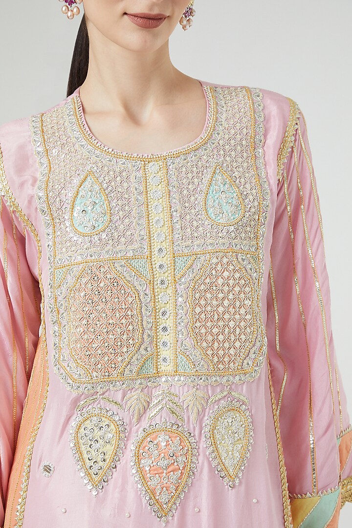 Pink & Peach Hand Embroidered Kurta Set by Ekta Singh at Pernia's Pop Up Shop