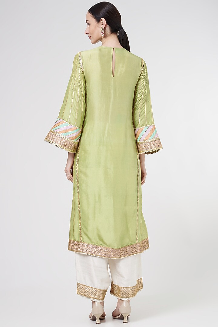 Green Hand Embroidered Kurta Set by Ekta Singh at Pernia's Pop Up Shop