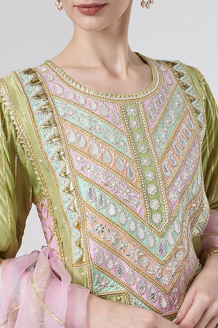 Green Hand Embroidered Kurta Set by Ekta Singh at Pernia's Pop Up Shop