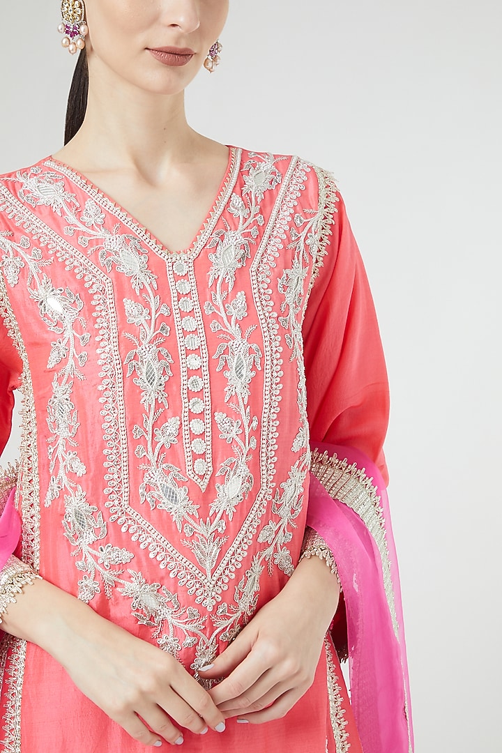 Coral Hand Embroidered Kurta Set by Ekta Singh at Pernia's Pop Up Shop