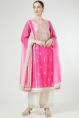 Rani Embroidered Kurta Set by Ekta Singh