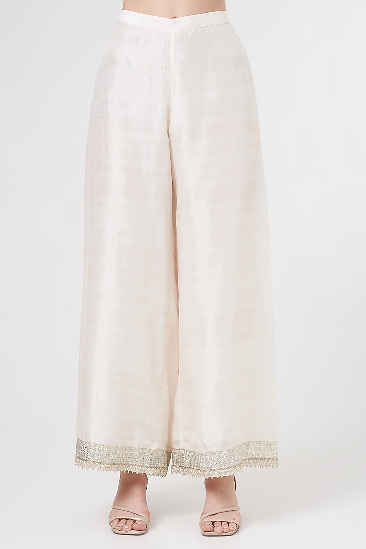 Rani Embroidered Kurta Set by Ekta Singh at Pernia's Pop Up Shop