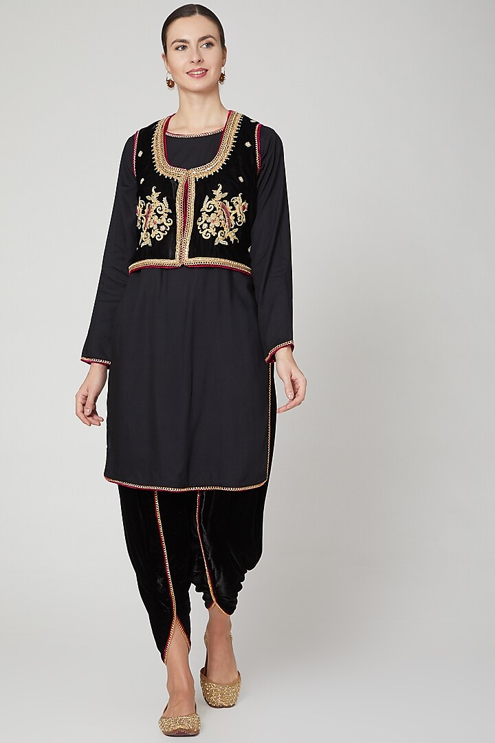 Black Zardosi Embroidered Kurta Set Design by Ekta Singh at Pernia's ...