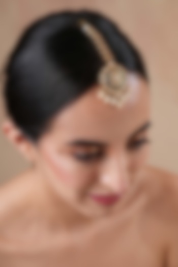 Gold Finish Kundan Polki & Emerald Stone Meenakari Maangtikka by EKATHVA JAIPUR at Pernia's Pop Up Shop