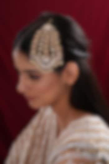 Gold Finish Kundan Polki Passa by EKATHVA JAIPUR at Pernia's Pop Up Shop